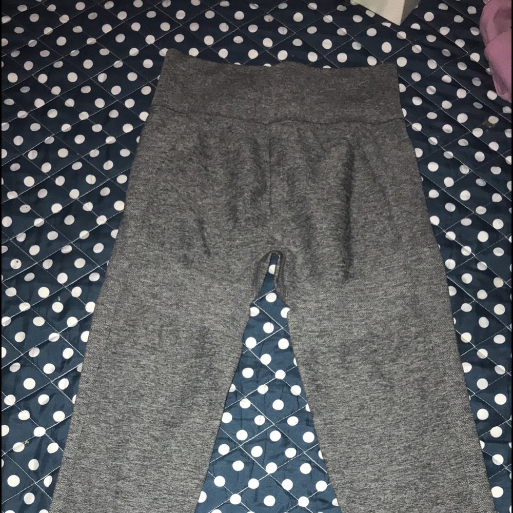 SOLD Gym shark grey leggings